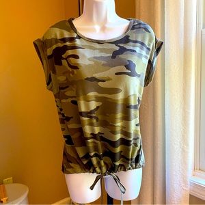 Elaine Rose French Terry camo drawstring roll sleeve top.  Size small